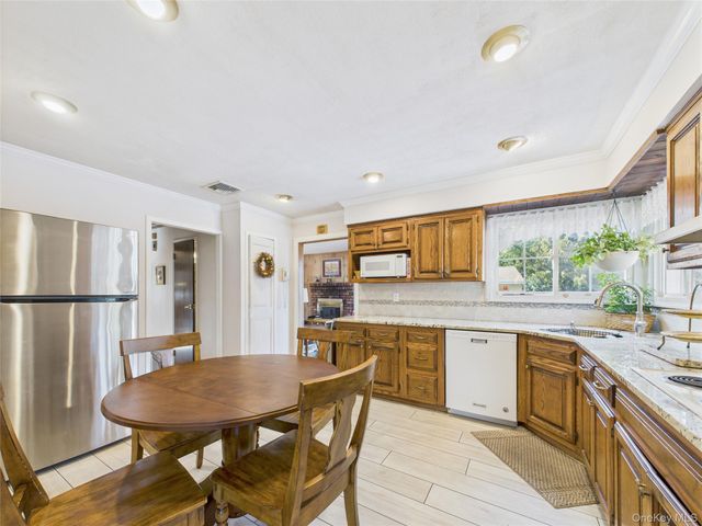 5 Gristmill Drive, Kings Park, NY 11754