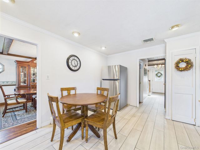 5 Gristmill Drive, Kings Park, NY 11754