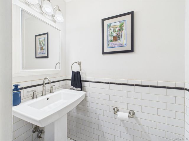 5 Gristmill Drive, Kings Park, NY 11754