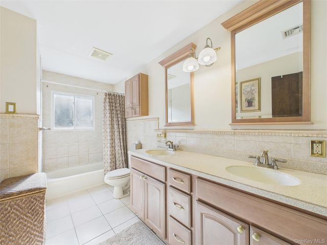 5 Gristmill Drive, Kings Park, NY 11754