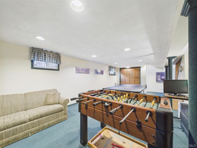 5 Gristmill Drive, Kings Park, NY 11754