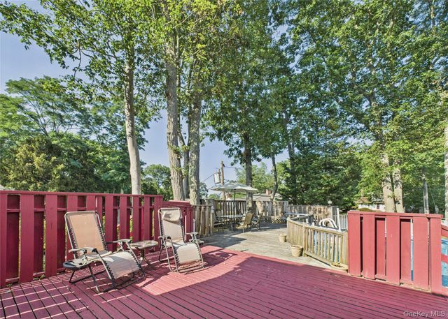 5 Gristmill Drive, Kings Park, NY 11754