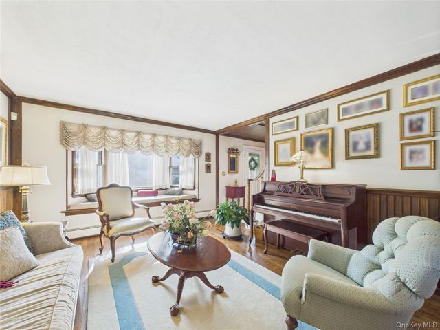 5 Gristmill Drive, Kings Park, NY 11754