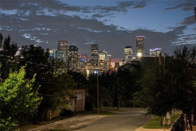 2513 B Garrow Street, Houston, TX 77003