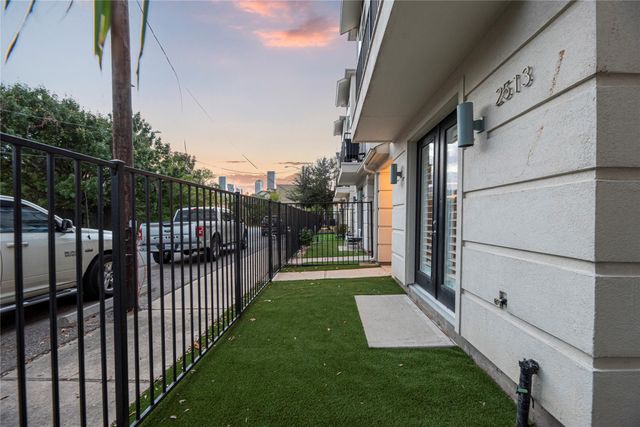 2513 B Garrow Street, Houston, TX 77003