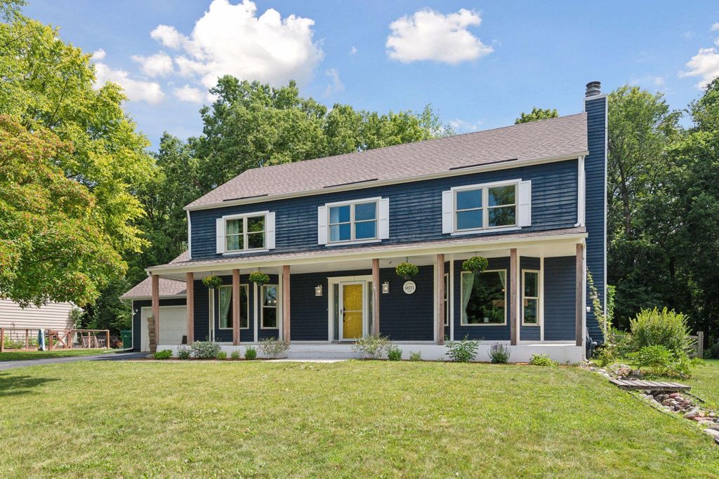 9031 Larkspur Lane, Eden Prairie, MN 55347
