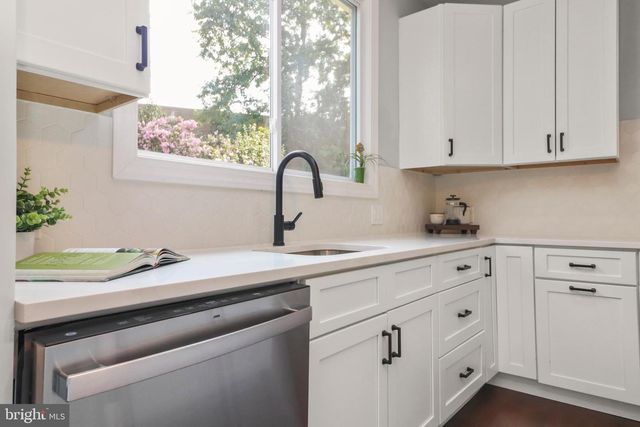 6621 HALLWOOD AVE, Falls Church, VA 22046