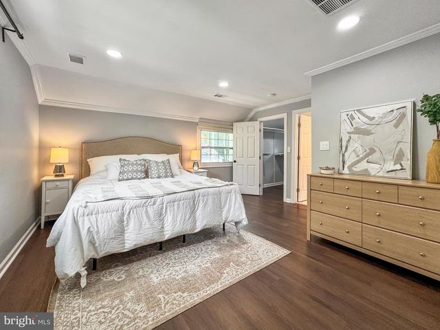 6621 HALLWOOD AVE, Falls Church, VA 22046
