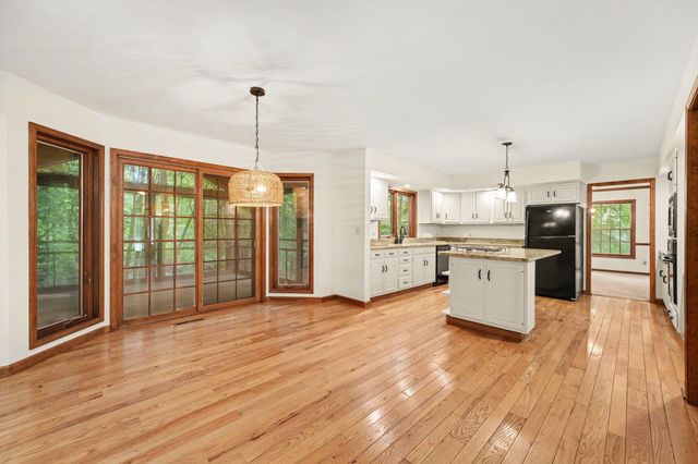 433 Brookshire Court, Valparaiso, IN 46385