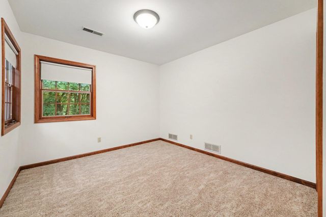 433 Brookshire Court, Valparaiso, IN 46385