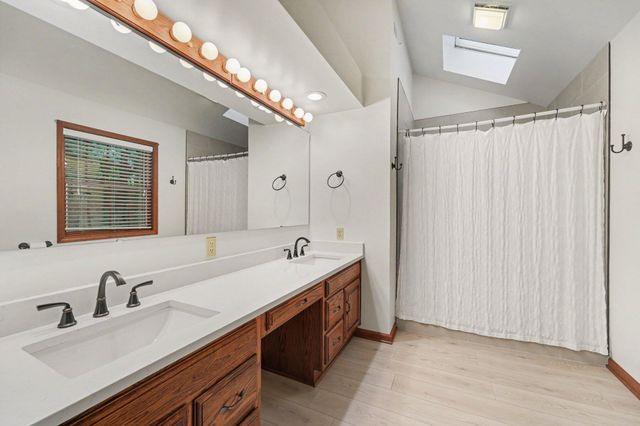433 Brookshire Court, Valparaiso, IN 46385
