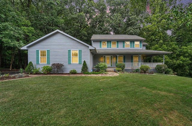 433 Brookshire Court, Valparaiso, IN 46385