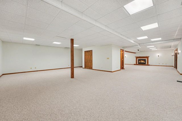 433 Brookshire Court, Valparaiso, IN 46385