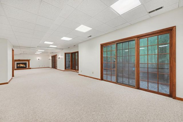 433 Brookshire Court, Valparaiso, IN 46385