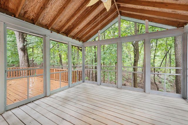 433 Brookshire Court, Valparaiso, IN 46385