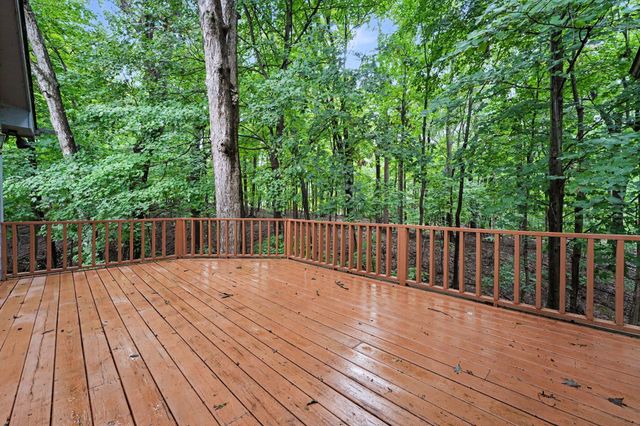 433 Brookshire Court, Valparaiso, IN 46385