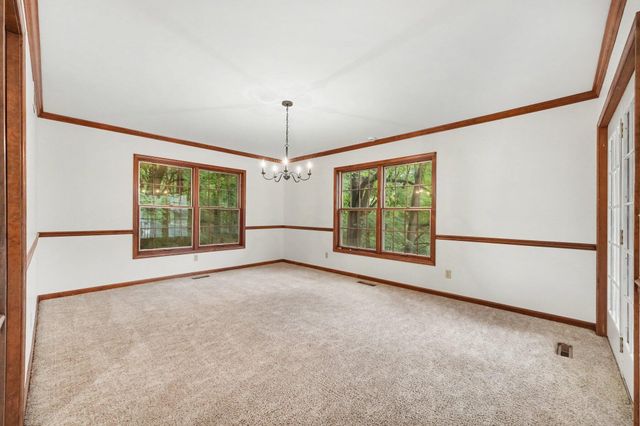 433 Brookshire Court, Valparaiso, IN 46385