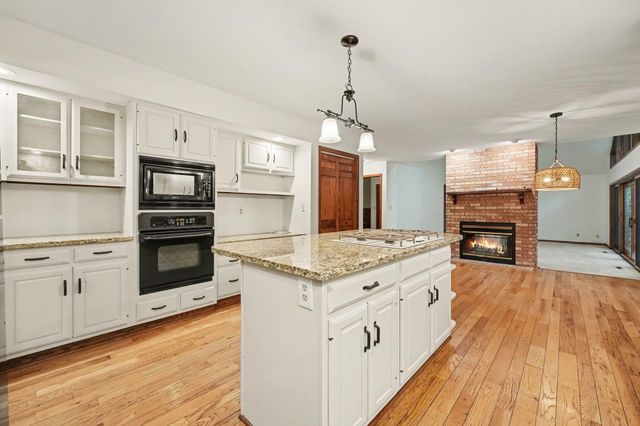 433 Brookshire Court, Valparaiso, IN 46385