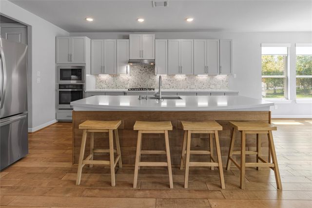 11 Winter Thicket Place, The Woodlands, TX 77375