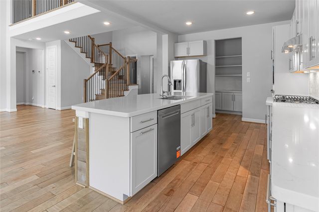 11 Winter Thicket Place, The Woodlands, TX 77375