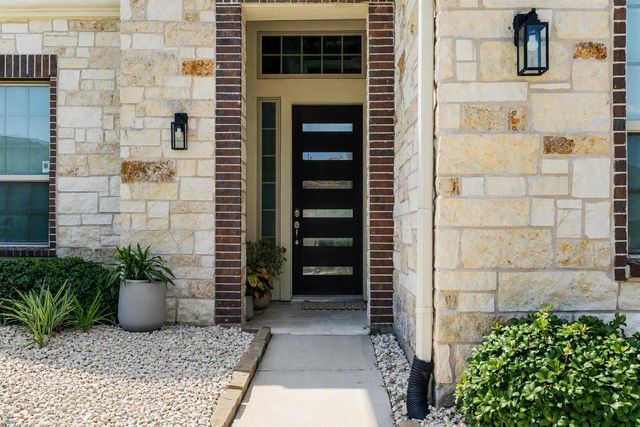 11 Winter Thicket Place, The Woodlands, TX 77375