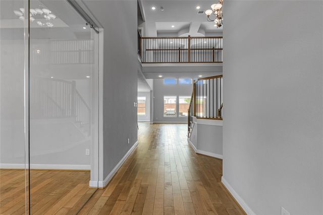 11 Winter Thicket Place, The Woodlands, TX 77375