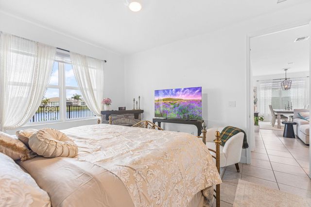 12180 SW Jasper Lake Way, Port St Lucie, FL 34987