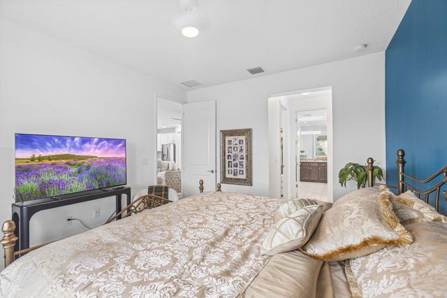 12180 SW Jasper Lake Way, Port St Lucie, FL 34987