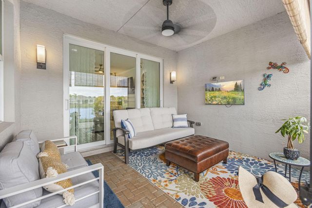 12180 SW Jasper Lake Way, Port St Lucie, FL 34987