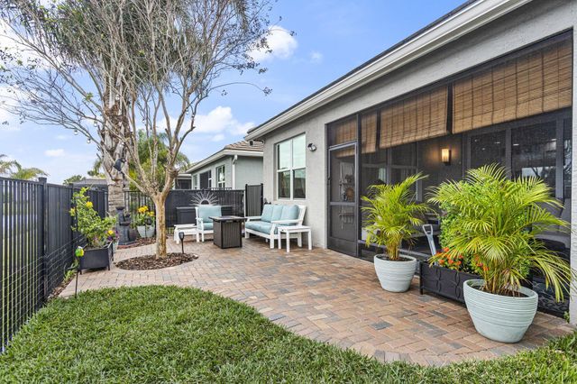 12180 SW Jasper Lake Way, Port St Lucie, FL 34987