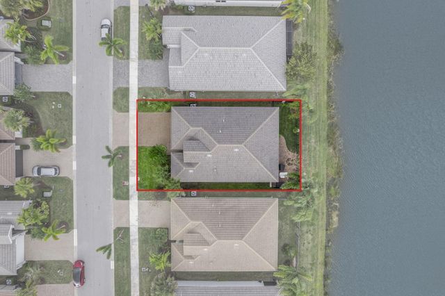 12180 SW Jasper Lake Way, Port St Lucie, FL 34987