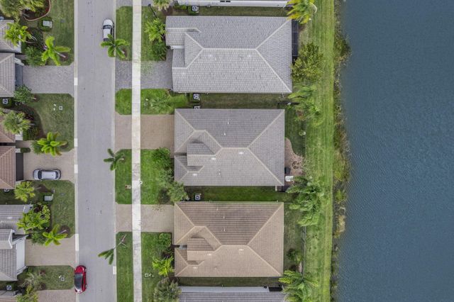 12180 SW Jasper Lake Way, Port St Lucie, FL 34987