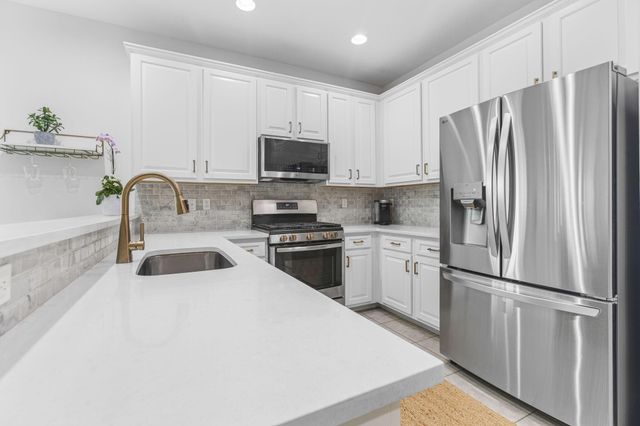 12180 SW Jasper Lake Way, Port St Lucie, FL 34987