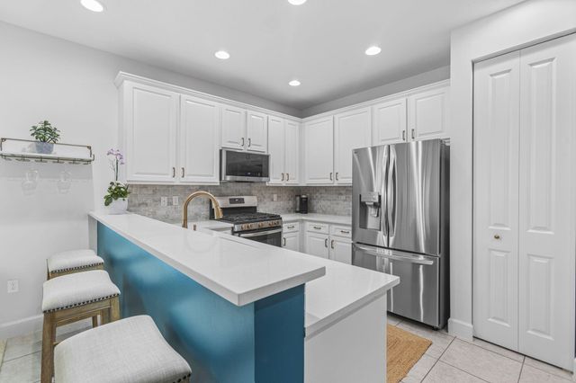 12180 SW Jasper Lake Way, Port St Lucie, FL 34987