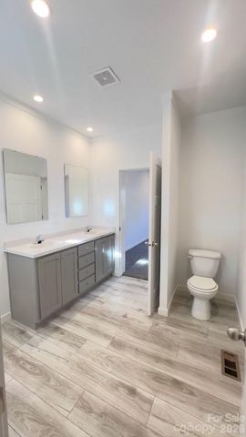819 Wellwood Avenue, Statesville, NC 28677