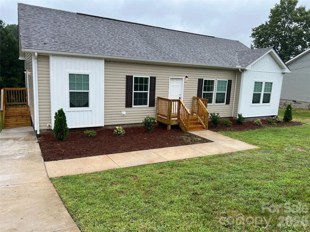 819 Wellwood Avenue, Statesville, NC 28677