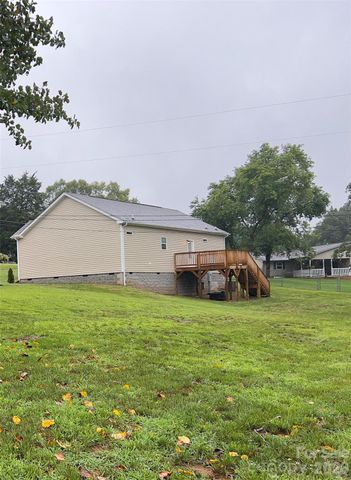 819 Wellwood Avenue, Statesville, NC 28677