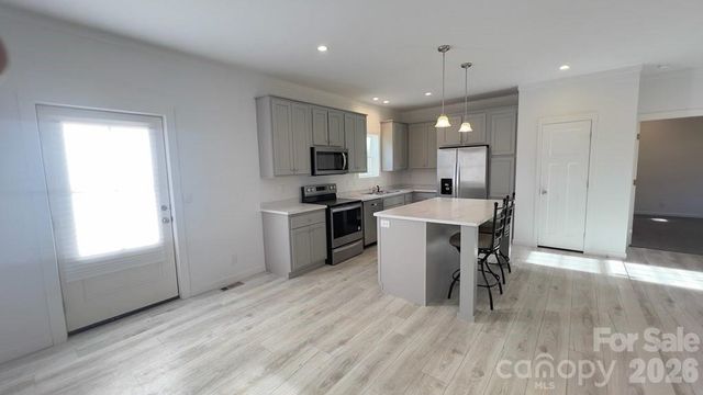 819 Wellwood Avenue, Statesville, NC 28677