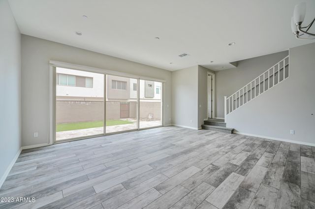 1957 W Kinfield Trail, Phoenix, AZ 85085