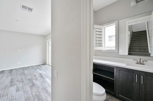 1957 W Kinfield Trail, Phoenix, AZ 85085