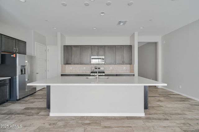 1957 W Kinfield Trail, Phoenix, AZ 85085