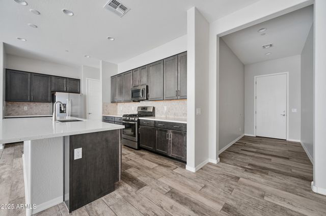 1957 W Kinfield Trail, Phoenix, AZ 85085