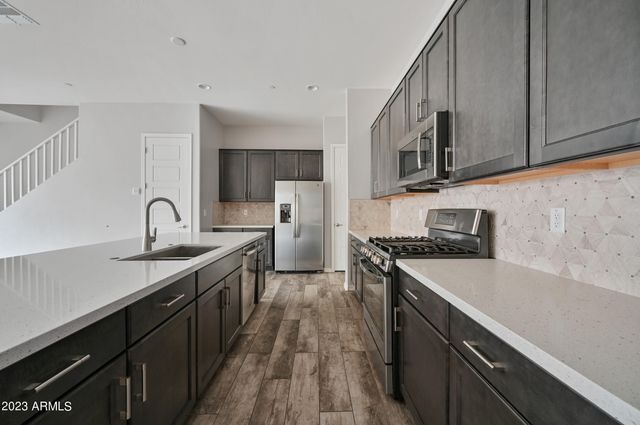 1957 W Kinfield Trail, Phoenix, AZ 85085