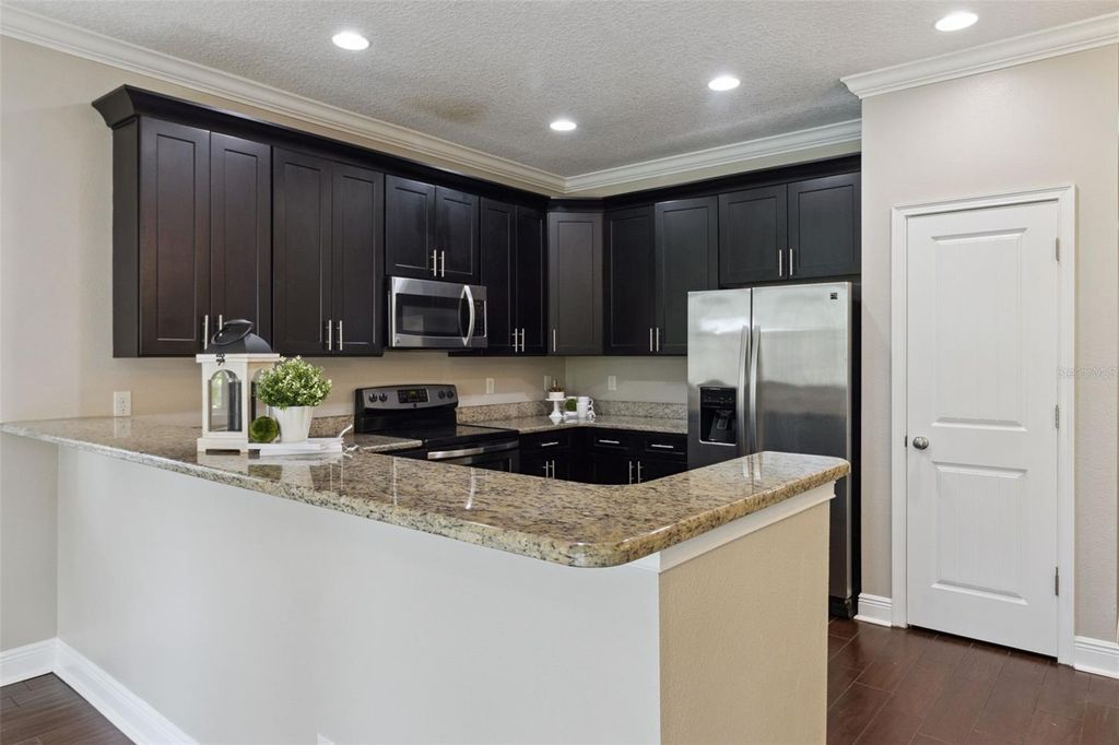Image 3 of property listing at 2544 MAYER STREET, Orlando, FL 32806