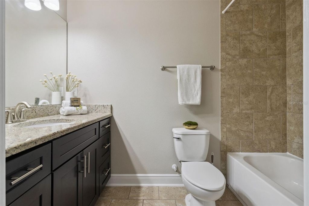 Image 7 of property listing at 2544 MAYER STREET, Orlando, FL 32806
