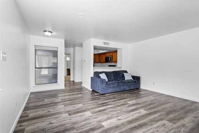9831 Walnut Street 113, Dallas, TX 75243