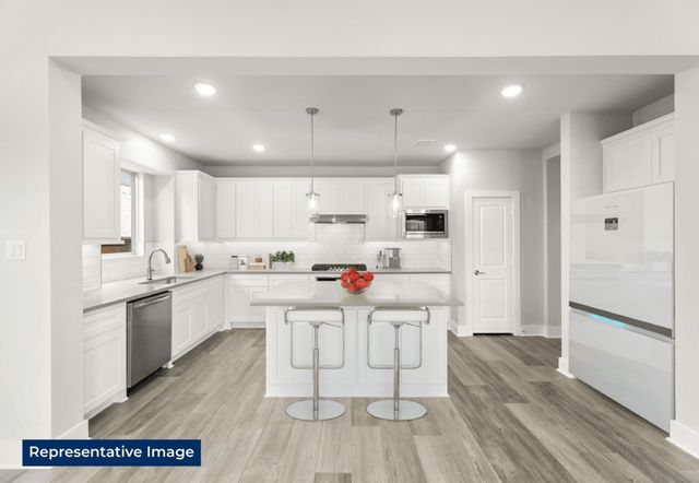 612 Ole Opry Drive, Burleson, TX 76028