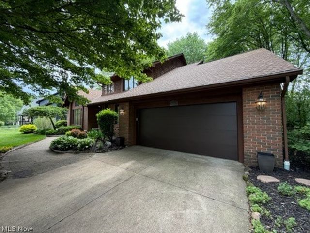 3464 Hunters, Stow, OH 44224