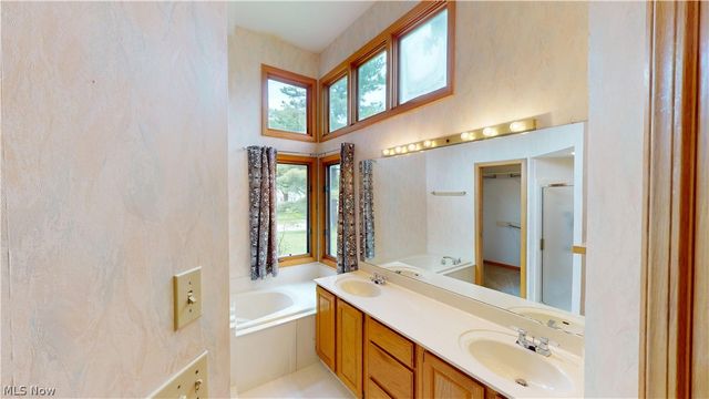 3464 Hunters, Stow, OH 44224