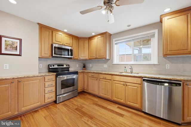 637 SCHOOL LINE DR, King Of Prussia, PA 19406